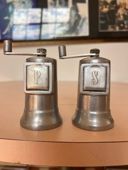 Vintage Perfex cast aluminum salt and pepper grinder