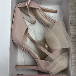 Women’s Bow Pumps