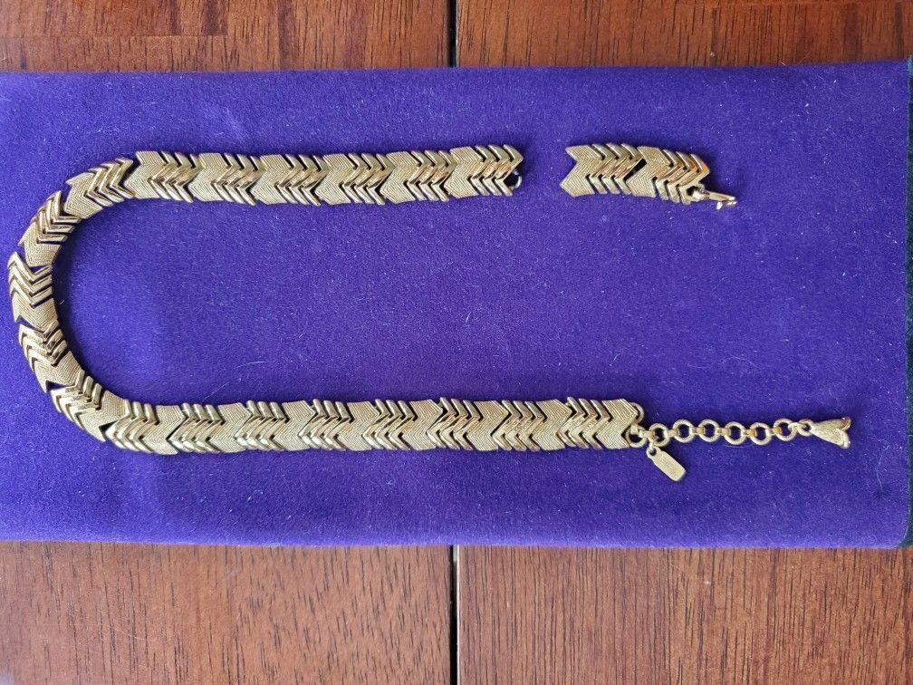 Vintage Monet Gold Tone Choker