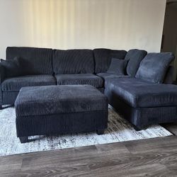 NEW! Black 3pc Sectional Set w/built-in USB port and Storage Ottoman