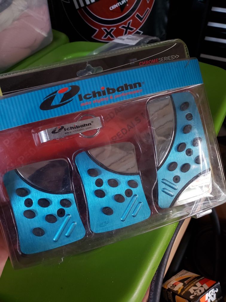 Ichibahn Gas, Brake & Clutch Pedals