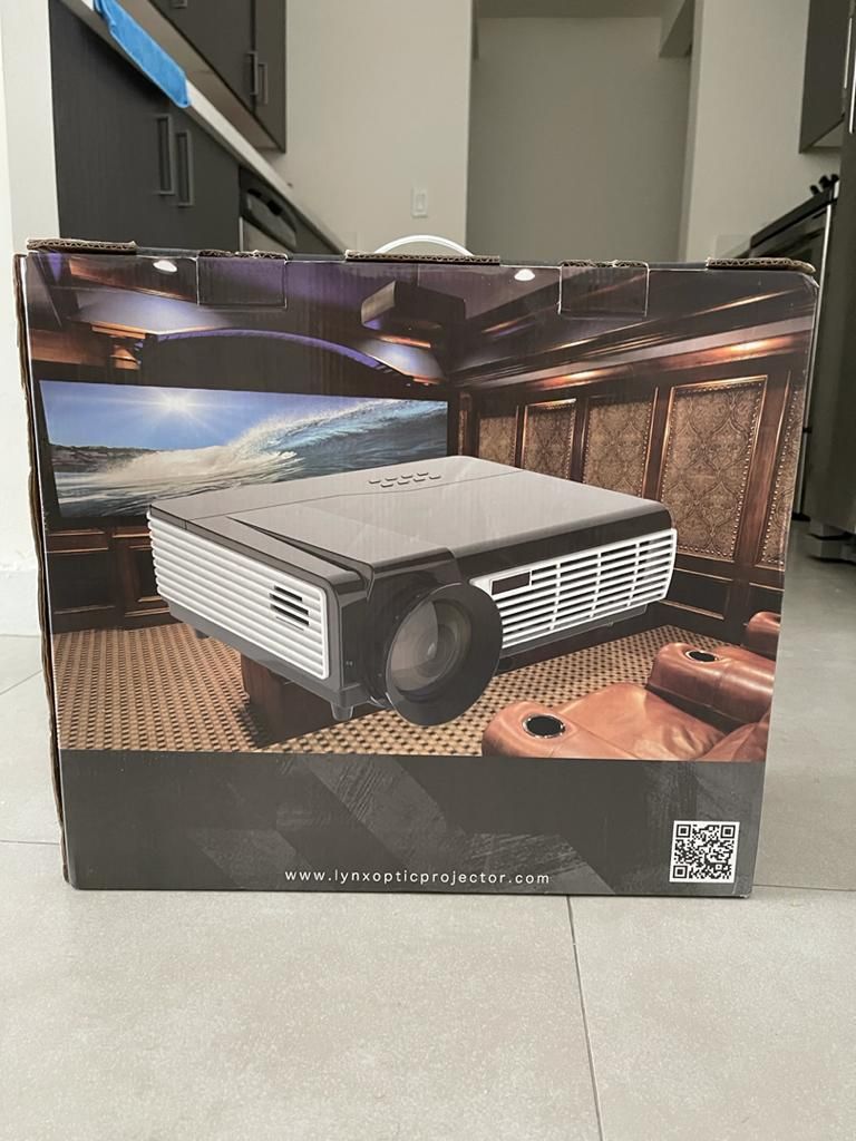 Lynx Optic Op 741 LED Smart Projector