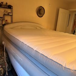 Queen Sized Deluxe Aerobed Air Mattress