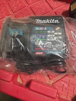 Makita 40 v charger