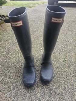 Navy blue Hunter tall boots