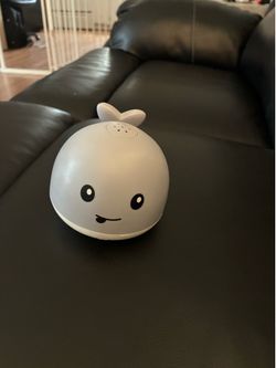 Whale bath toy