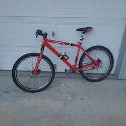 Cannondale Front Suspension Mountain Bike 26in