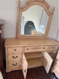 Free dresser with mirror