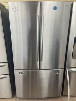 Samsung Stainless Steel Refrigerator $600