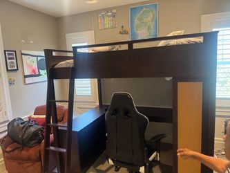 Bunk bed /w/ underneath desk