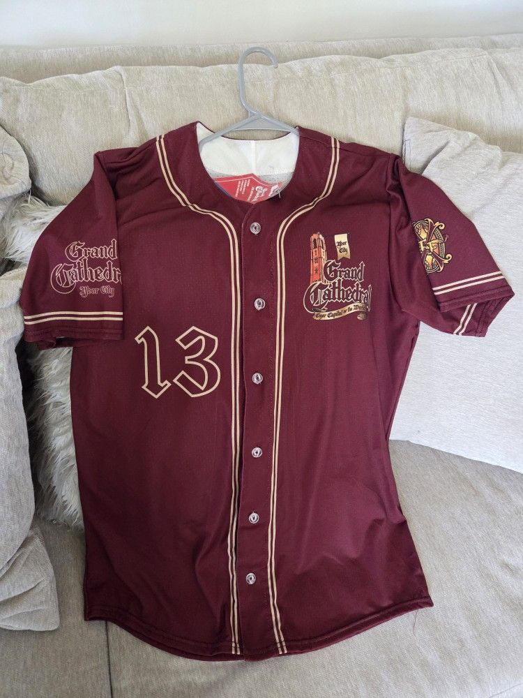New ~ Ybor City Official ~ Grand Cathedral Cigars Jersey (L)
Limited Edition