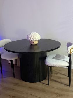 Dining table & chairs