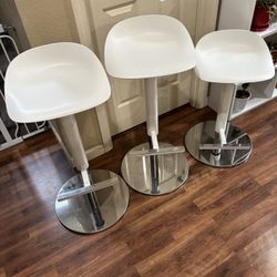 3 Ikea bar stool