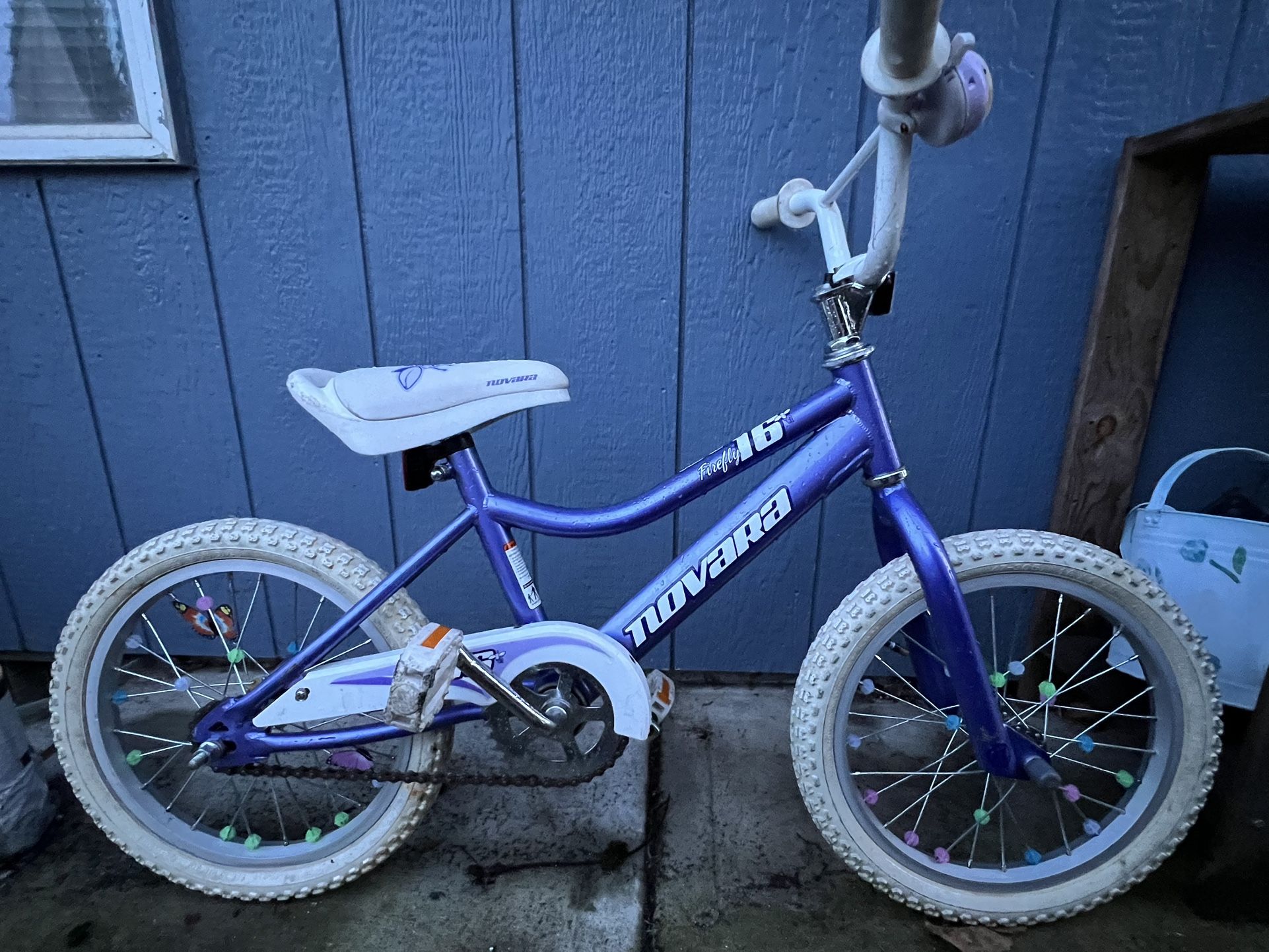 Kids Novara Firefly 16 Inch Tire Bike