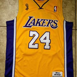 Kobe Bryant Lakers Jersey Size XL 