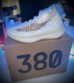 **DEAD STOCK**YEEZY BOOST 380**CALGLO**9.5