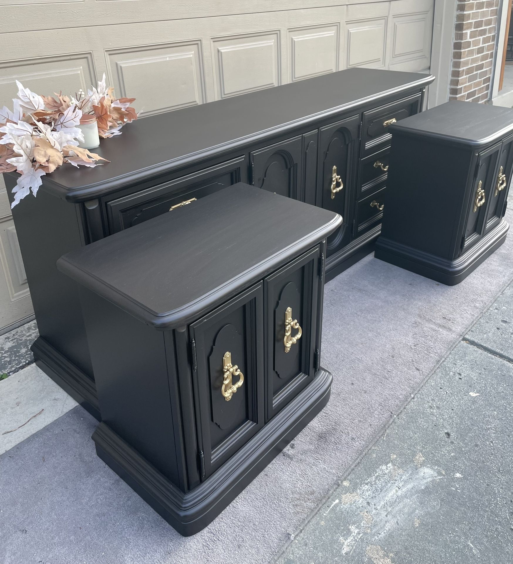 🥂Beautiful Black Burlington King Dresser & Nightstands