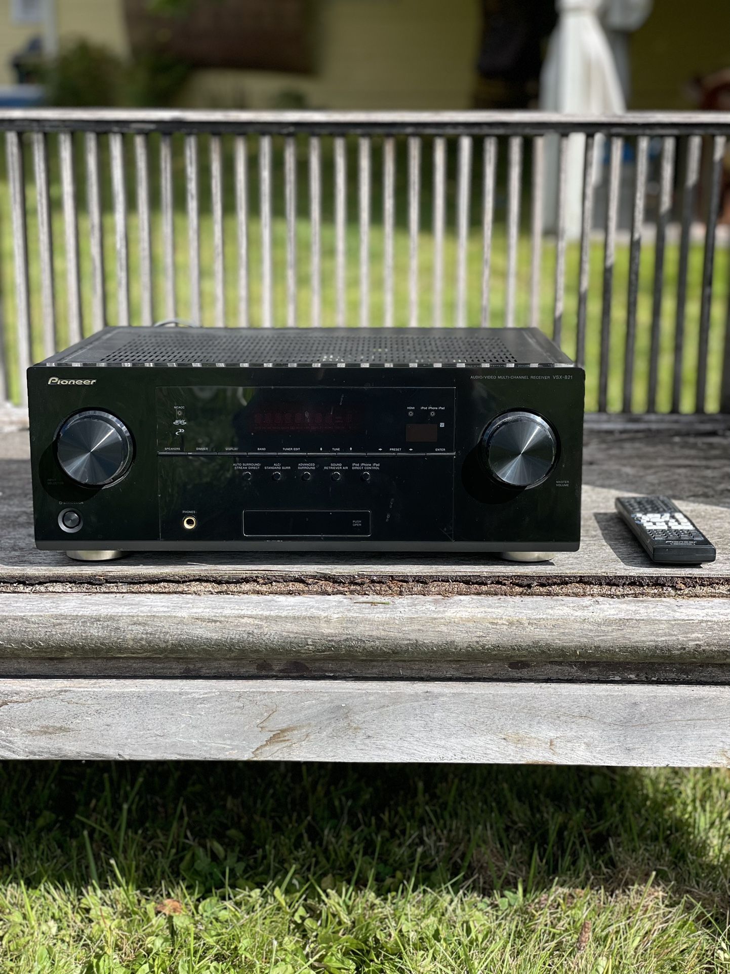 Pioneer VSX-821-K Audio/Video Receiver w/remote. works. used $75