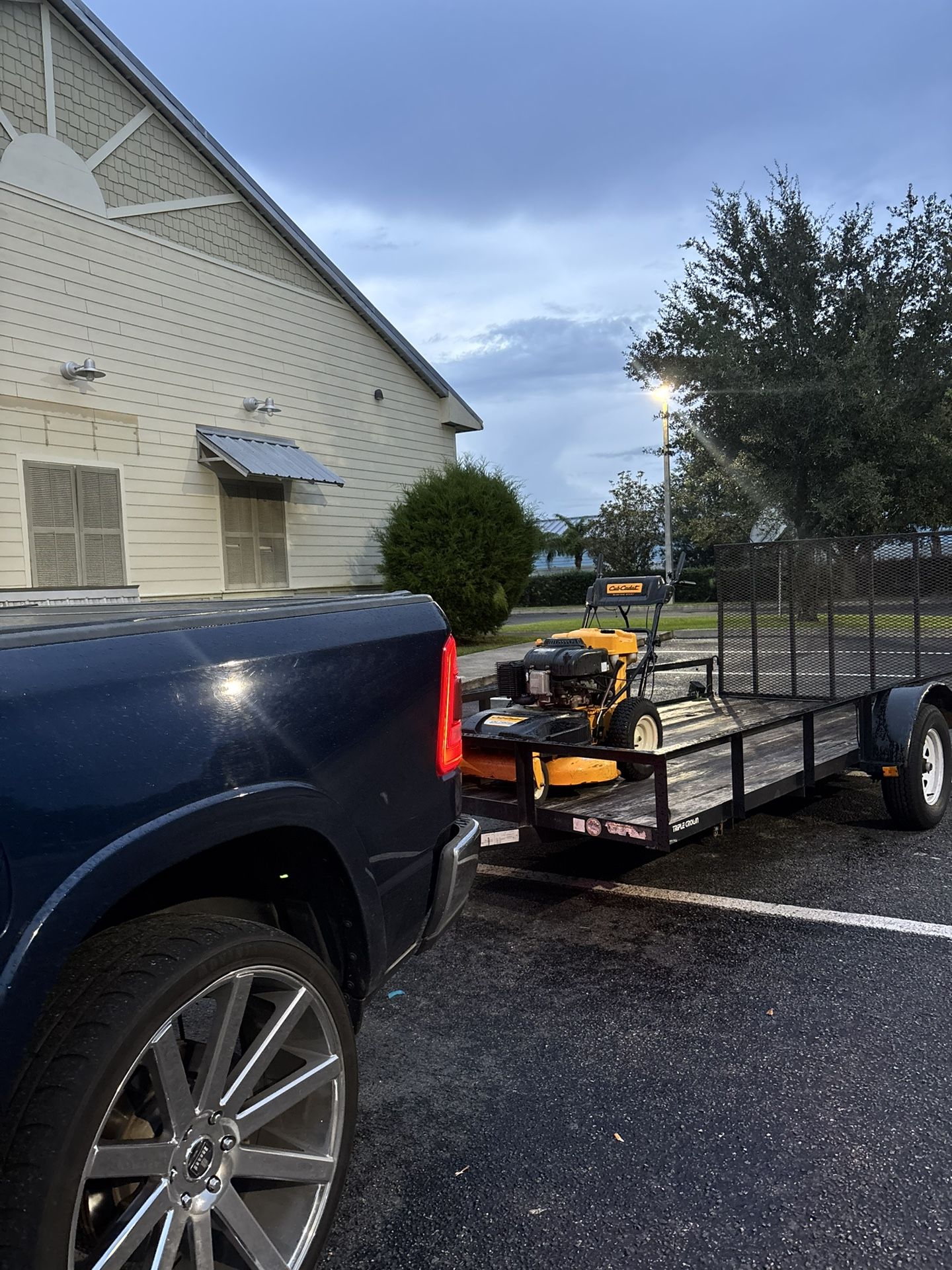33in Cub Cadet Mower Stand On .