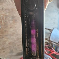 Kenwood Stereo. KDC  238u