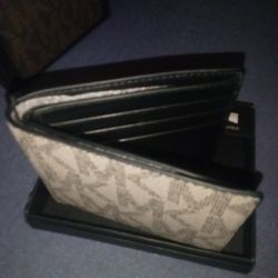 Michael Kors Wallets New