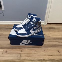 Jordan 1 True blue