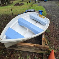 PENDING --- 10ft Walker Bay Fishing Boat