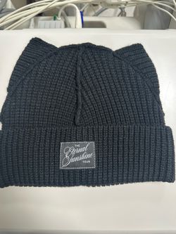 Ariana Grande cat beanie