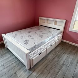White Full Bed With Storage And Memory Foam Mattress 