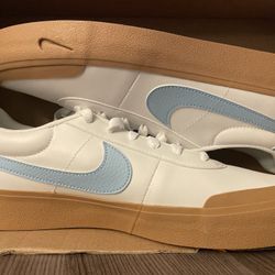 Nike Brand new Women’s 10.5 Men’s 9