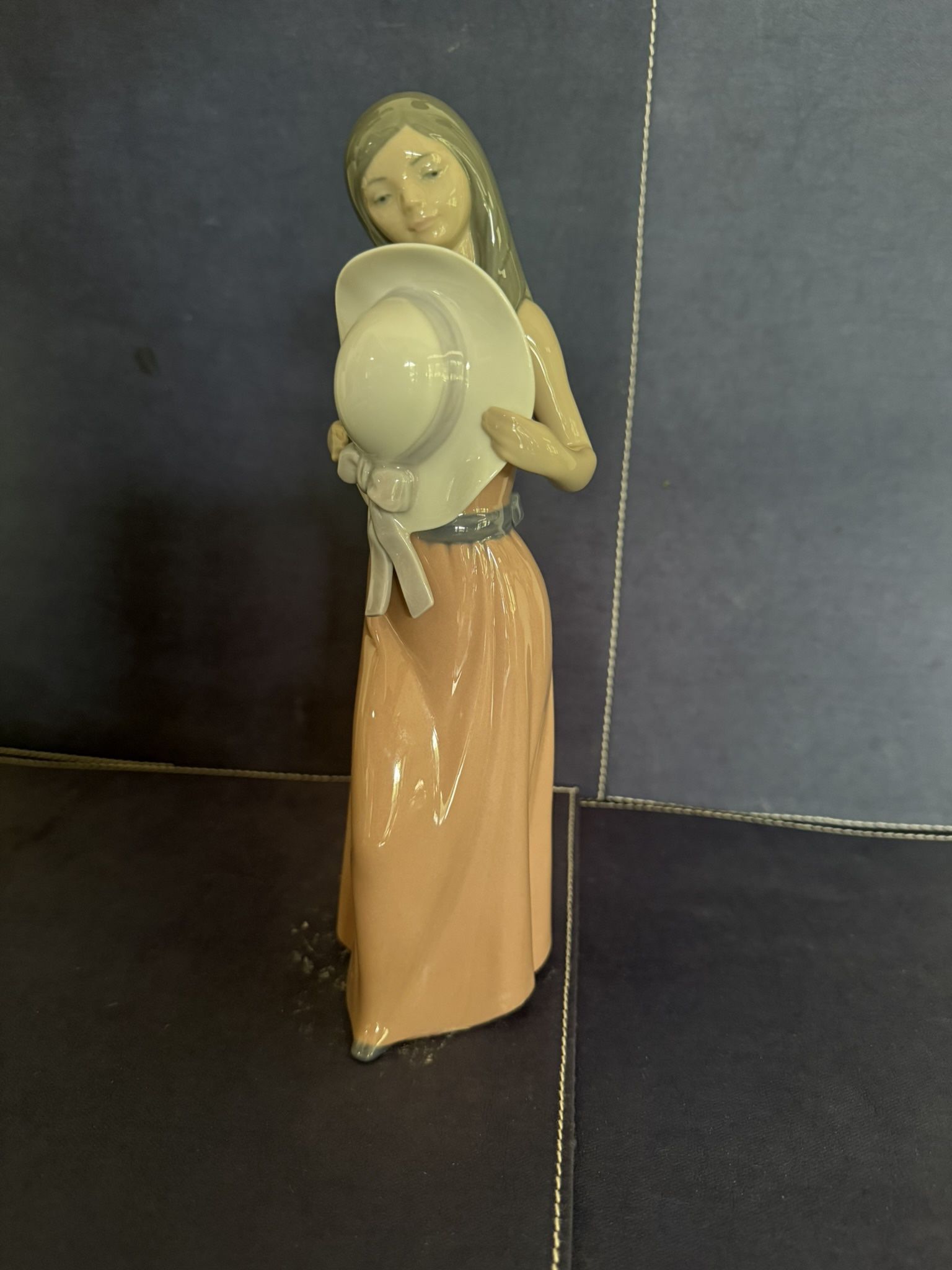 Lladro - Girl With Hat 
