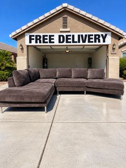 MASSIVE SECTIONAL