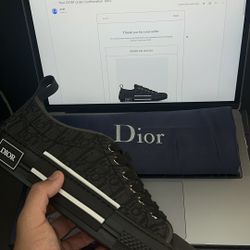 Dior B23