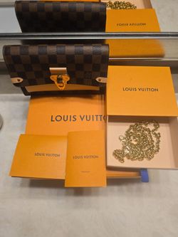 Louis Vuitton
Vavin Chain Wallet NM Damier with Leather, certified authentic