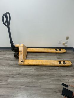 Uline Manual Pallet Jack