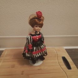 Antuque Decorative Miniature Doll Statue