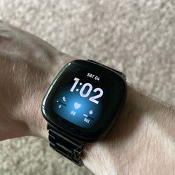 Watch Fitbit Versa 3