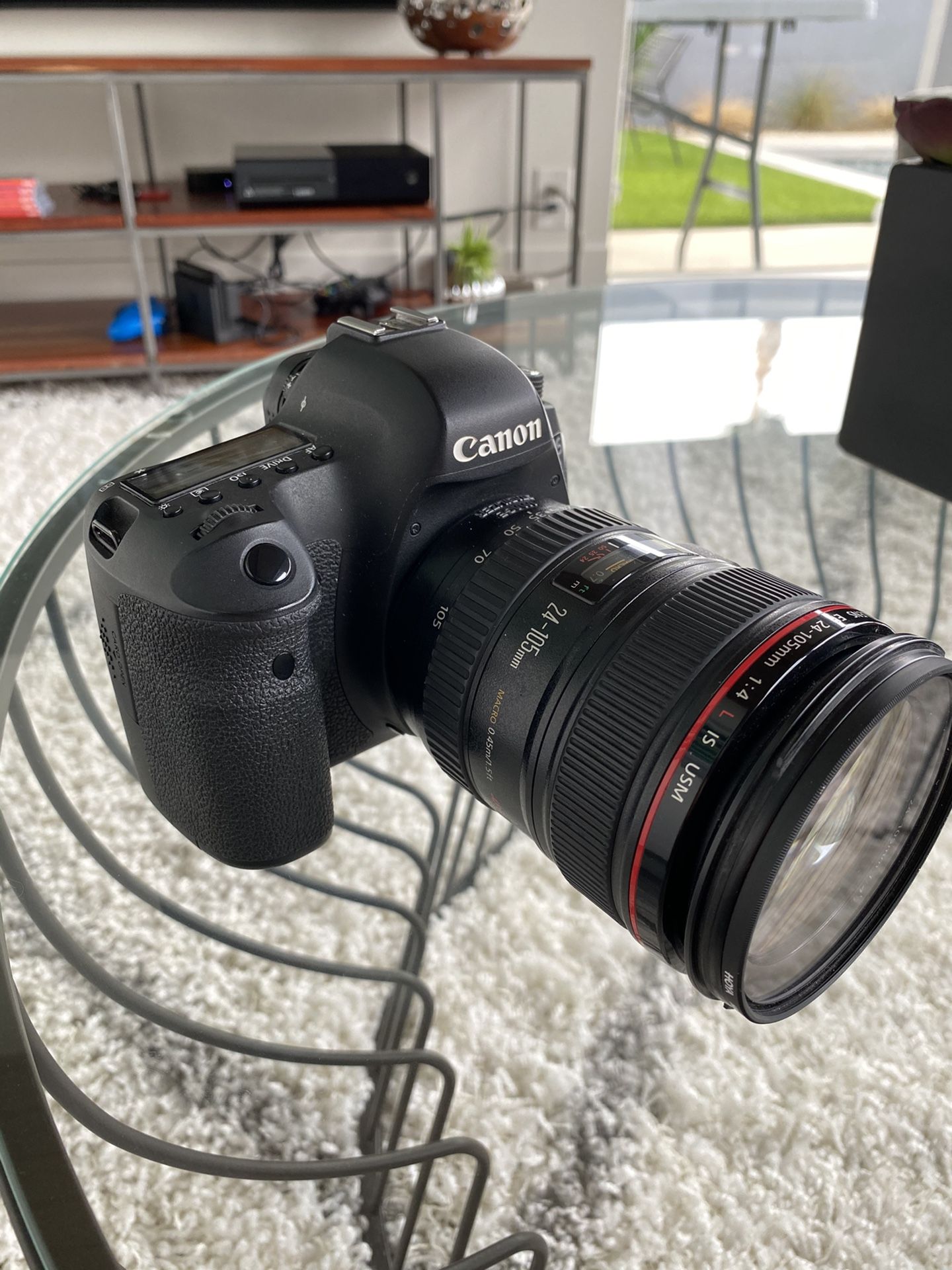 Canon EOS 6D Camera w/ Upgraded Lense