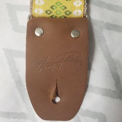Henry Heller guitar strap. (17)