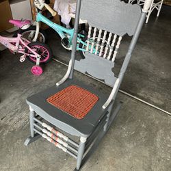 Solid wood vintage ROCKING CHAIR