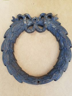 Cast iron wreath