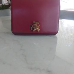 MICHAEL KORS
Mott leather Shoulder  bag
 Authentic Leather Price I Bought For Is 200$ 