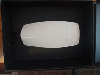Tesla Universal Wall Charger