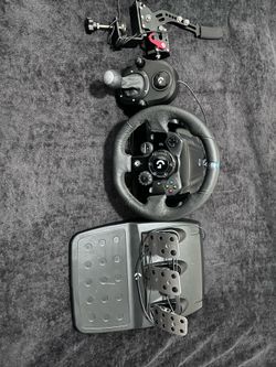 G923+Pedals, Logitech Shifter, USB Handbrake, PC