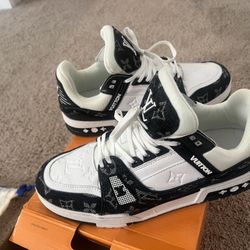 Louis Vuitton Trainer Sneaker Black