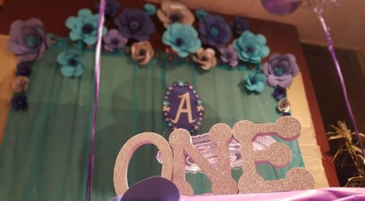 Decorative backdrop flowers