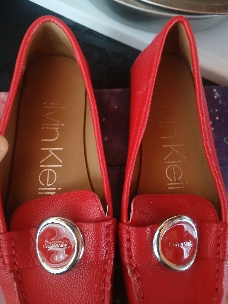 RED CALVIN KLEIN CASUAL FLATS