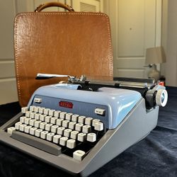   Vintage Royal Futura 800 Manual Blue Gray Typewriter Type Writer GREAT