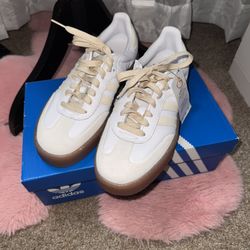 Brand New Women’s Adidas Sambae 7.5 (8)