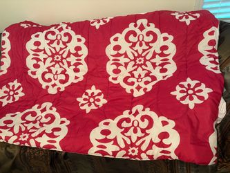 Medallion reversible Comforter